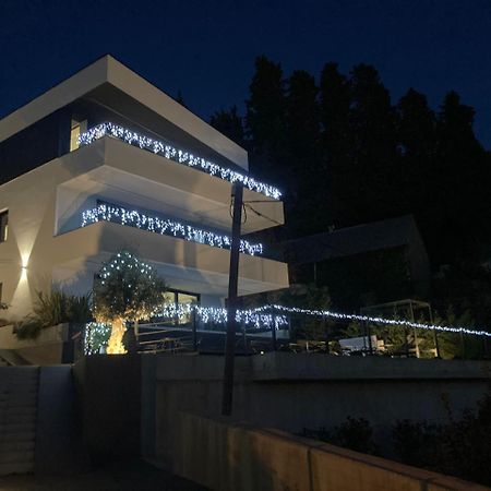 Aparthotel Villa V With Heated Pool リエカ エクステリア 写真