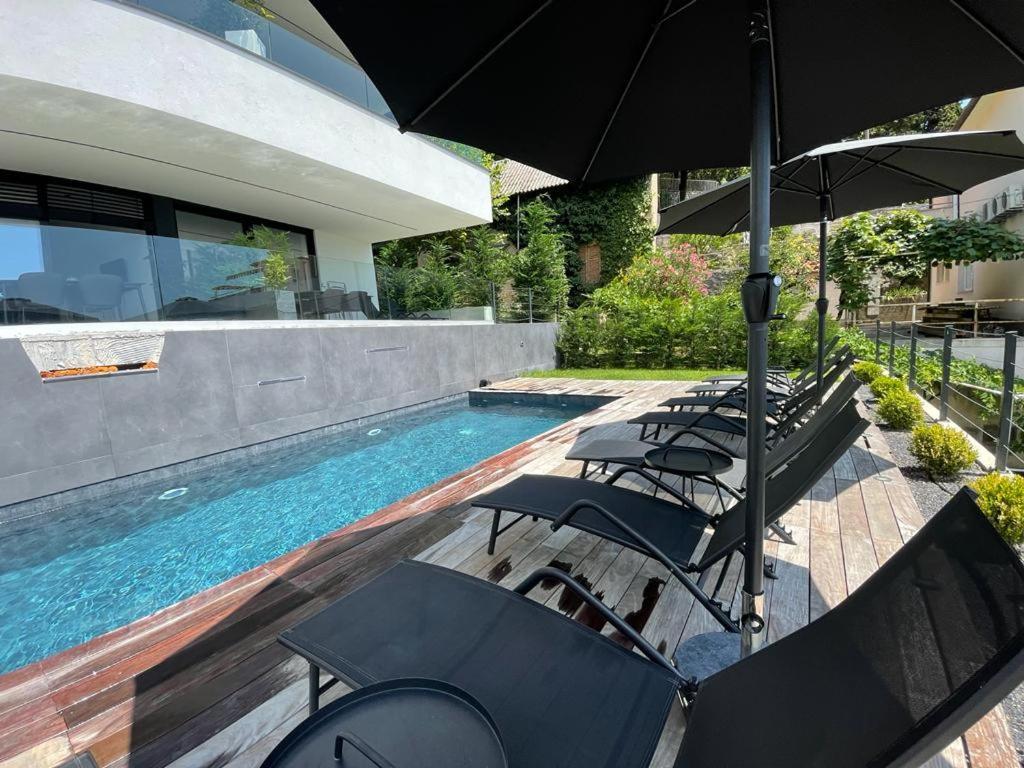 Aparthotel Villa V With Heated Pool リエカ エクステリア 写真
